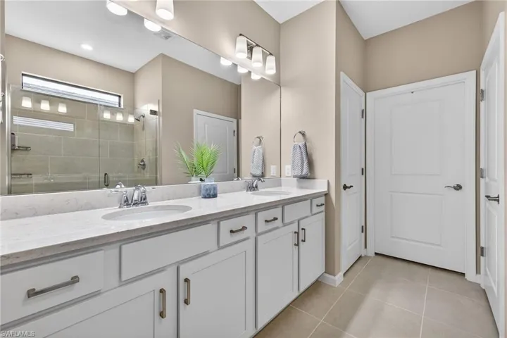 20548 Pebble Glen Dr, Estero, Florida 33928