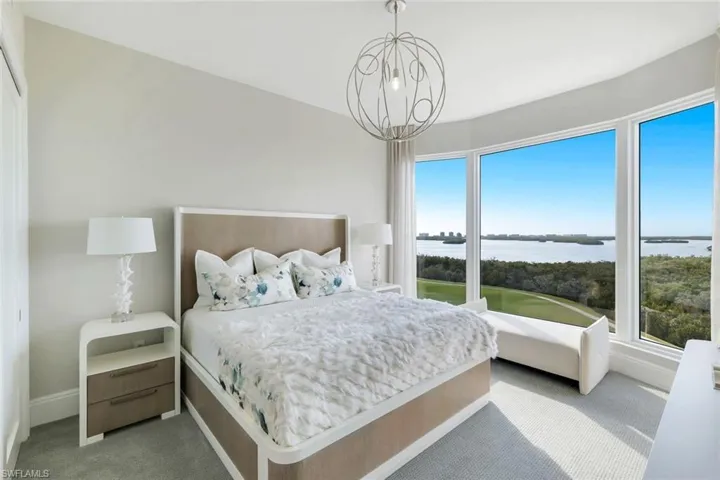An expansive guest suite, privately located on the home’s opposite wing for ultimate serenity.
