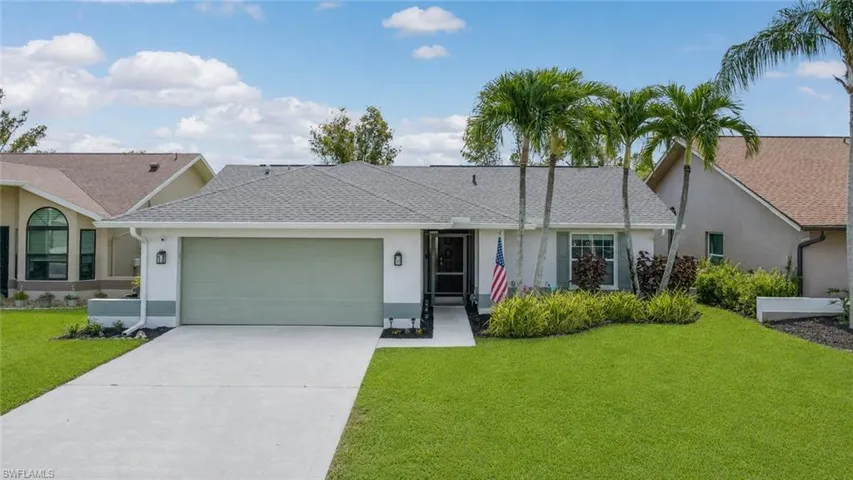 Welcome home to 13103 Regent Cir!