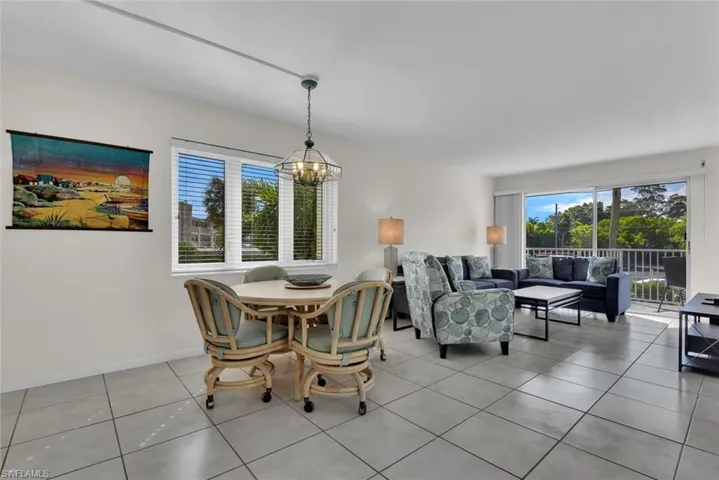 1300  Gulf Shore N BLVD, Naples, FL 34102