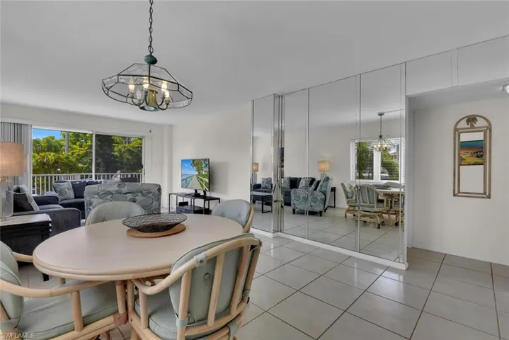 1300  Gulf Shore N BLVD, Naples, FL 34102