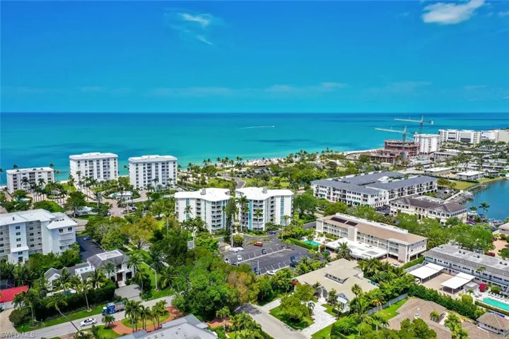 1300  Gulf Shore N BLVD, Naples, FL 34102