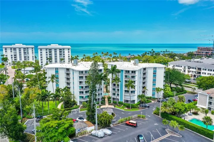 1300  Gulf Shore N BLVD, Naples, FL 34102