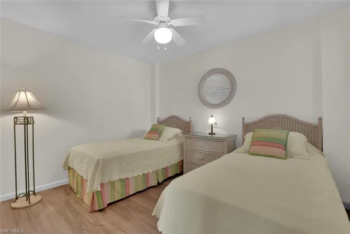 1300  Gulf Shore N BLVD, Naples, FL 34102