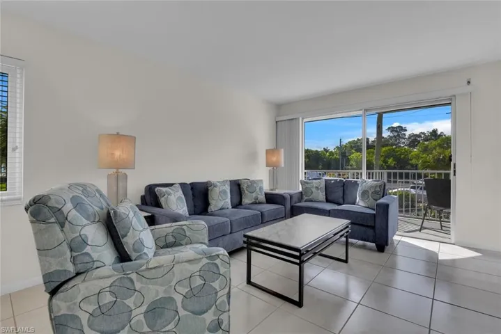 1300  Gulf Shore N BLVD, Naples, FL 34102