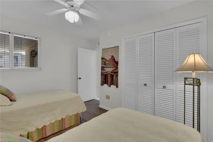 1300  Gulf Shore N BLVD, Naples, FL 34102