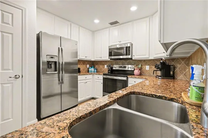 28050 Cookstown Ct 2704, Bonita Springs, Florida 34135
