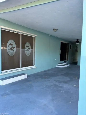 Carport.