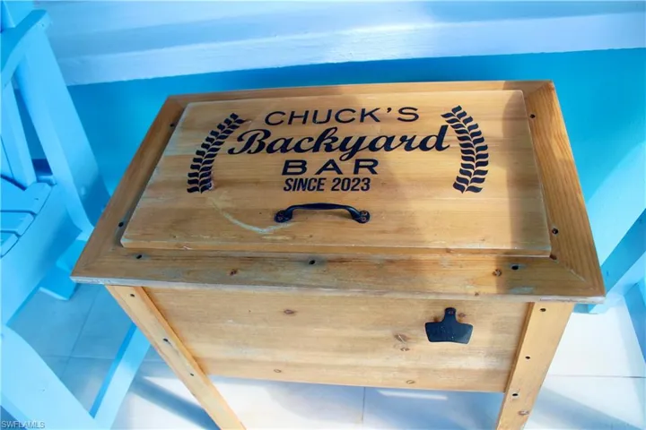 Stash a few cold ones in here?