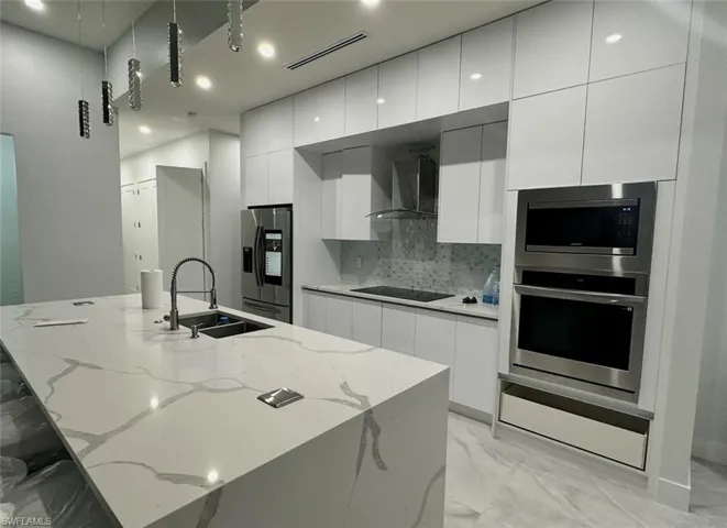 2044 Ne 5th St, Cape Coral, Florida 33909