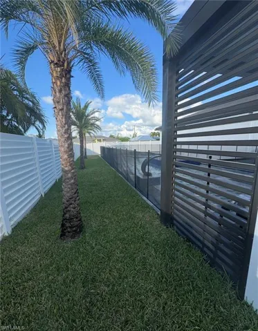 2044 Ne 5th St, Cape Coral, Florida 33909