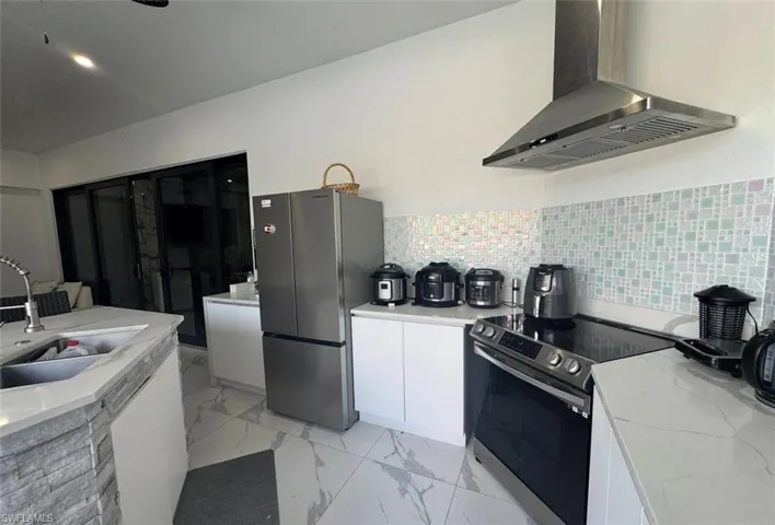 2044 Ne 5th St, Cape Coral, Florida 33909