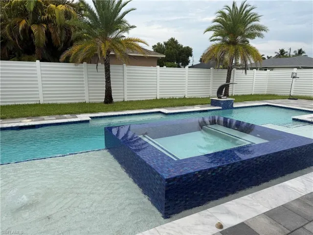 2044 Ne 5th St, Cape Coral, Florida 33909