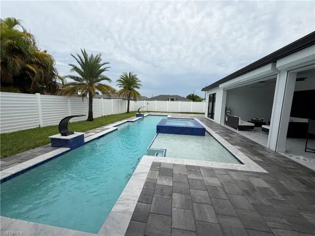 2044 Ne 5th St, Cape Coral, Florida 33909
