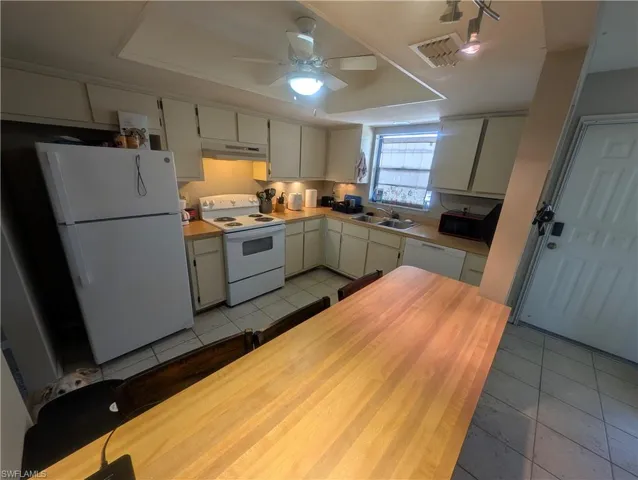 3720 Se 10th Ave 201, Cape Coral, Florida 33904