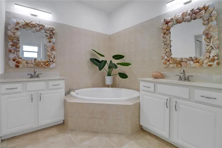 7849 Stratford Dr, Naples Fl 34104