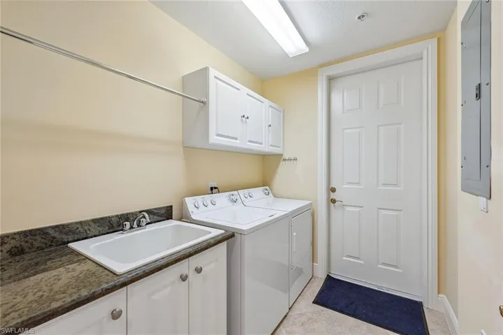 3735  Montreux  LN, Naples, FL 34114