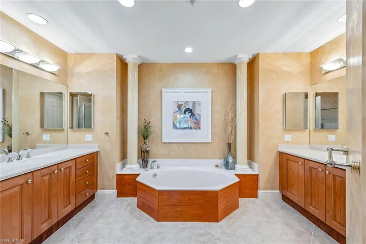 3735  Montreux  LN, Naples, FL 34114