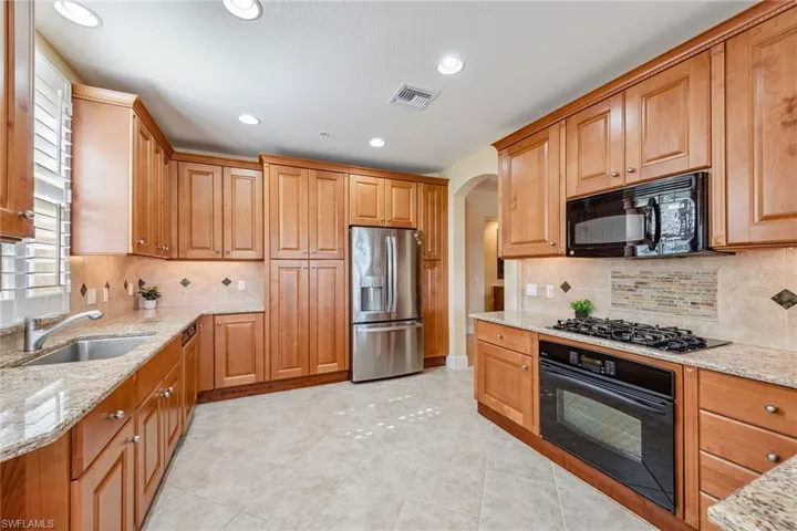 3735  Montreux  LN, Naples, FL 34114