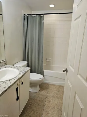 4104  Bellasol  CIR, Fort Myers, FL 33916