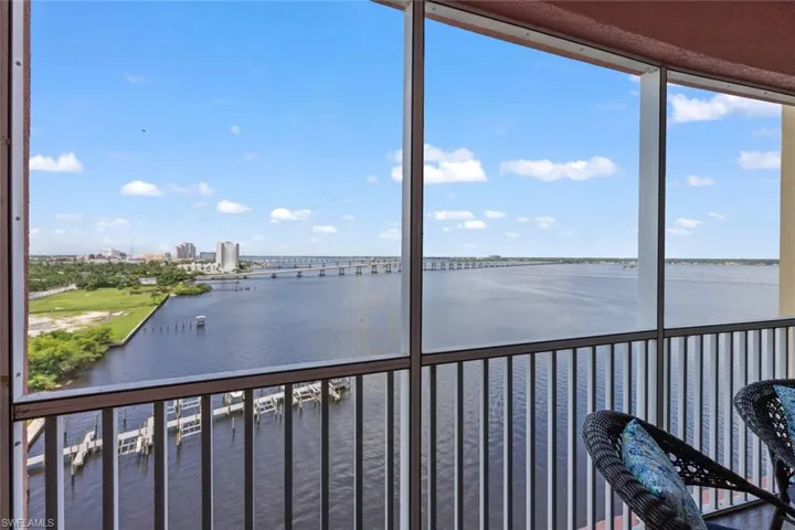 2743  1st  ST, Fort Myers, FL 33916