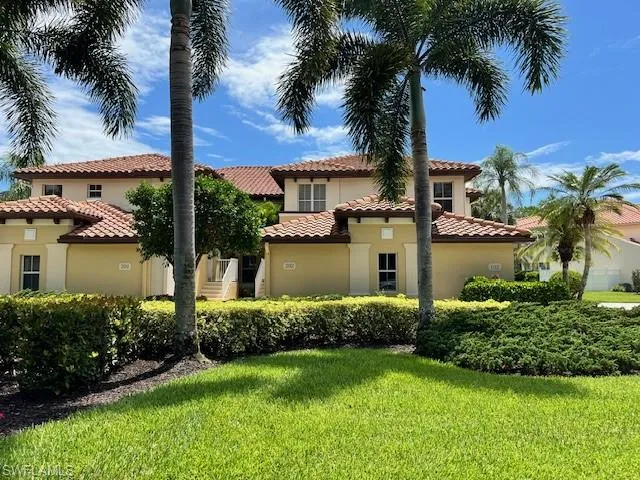 View of front of property featuring a front yard