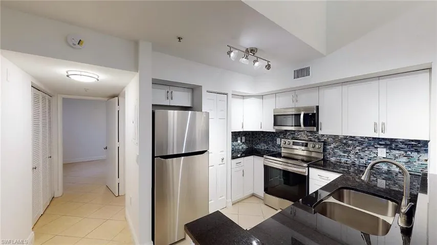 1210  Wildwood Lakes  BLVD, Naples, FL 34104