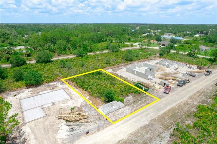 1867 Maiden ST, LEHIGH ACRES FL 33972