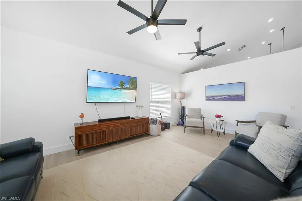 2532 Blackburn CIR, Cape Coral, FL 33991,224089784