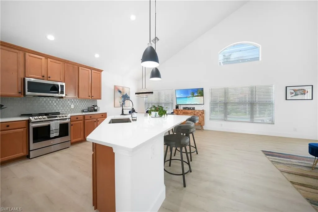 2532 Blackburn CIR, Cape Coral, FL 33991,224089784