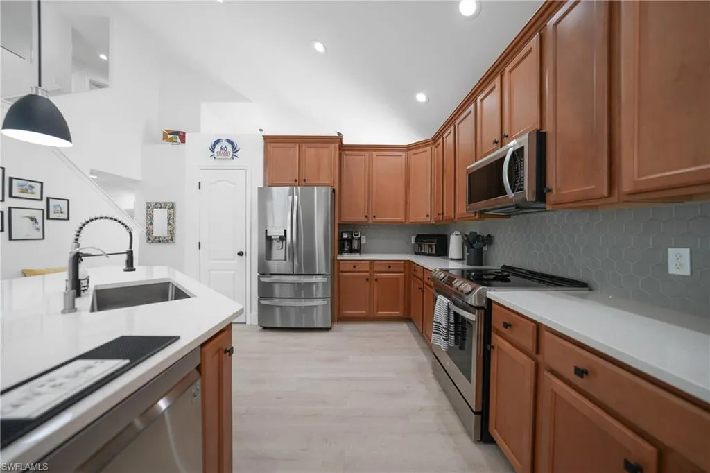 2532 Blackburn CIR, Cape Coral, FL 33991,224089784
