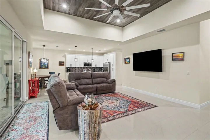 190 Hendry St, LaBelle FL 33935