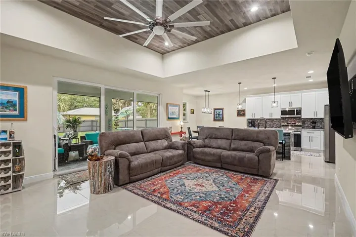 190 Hendry St, LaBelle FL 33935