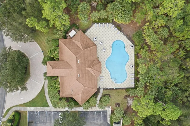 Community Pool & Clubhouse