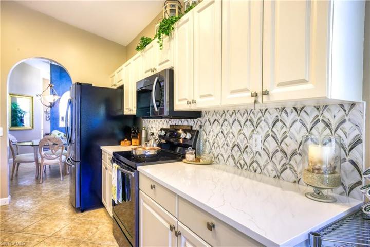 Beautiful mosaic Glass backsplash - all individual pieces