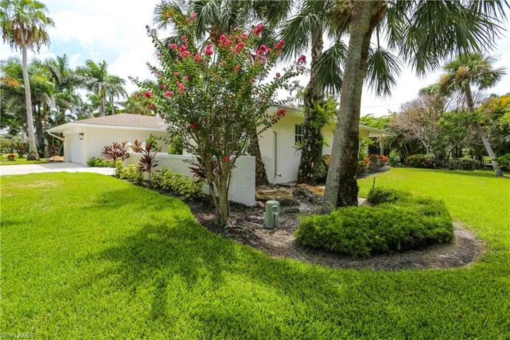2901 Crayton Rd, Naples, Florida 34103