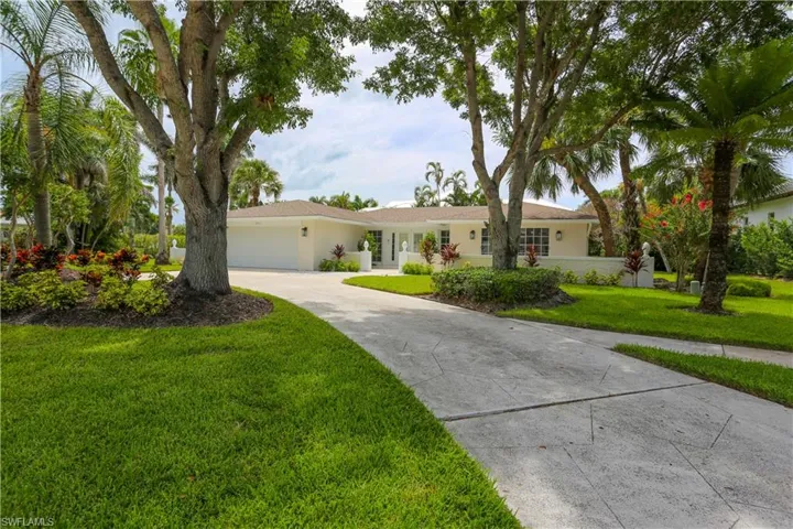2901 Crayton Rd, Naples, Florida 34103