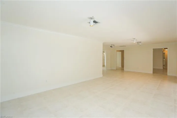 2901 Crayton Rd, Naples, Florida 34103