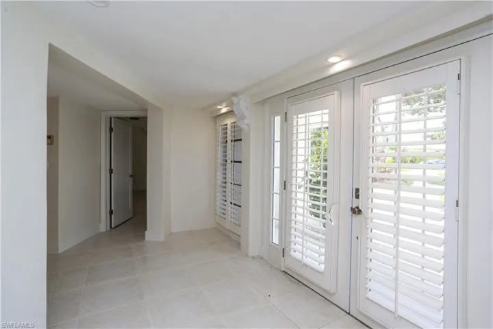 2901 Crayton Rd, Naples, Florida 34103