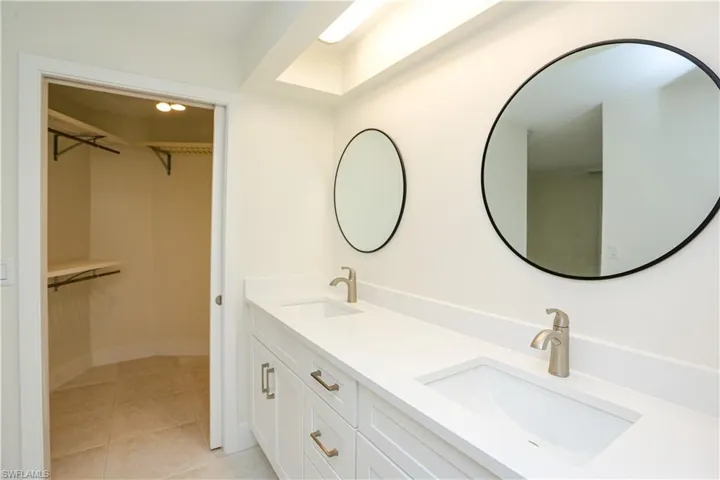 2901 Crayton Rd, Naples, Florida 34103