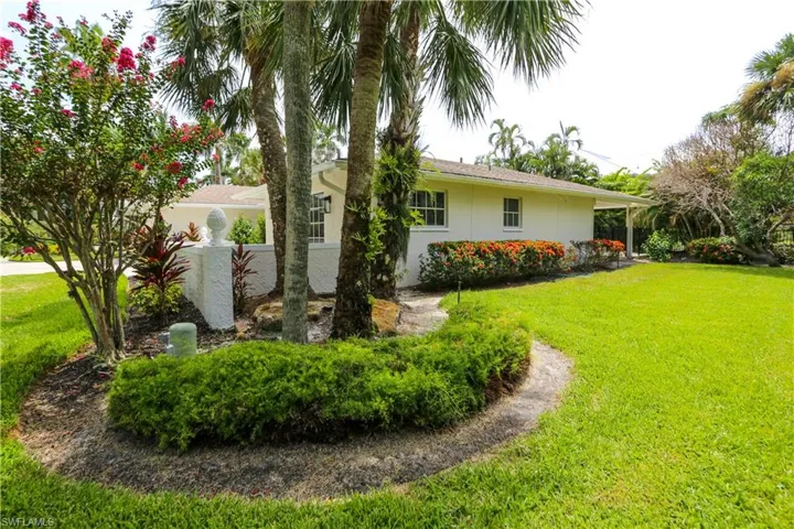 2901 Crayton Rd, Naples, Florida 34103