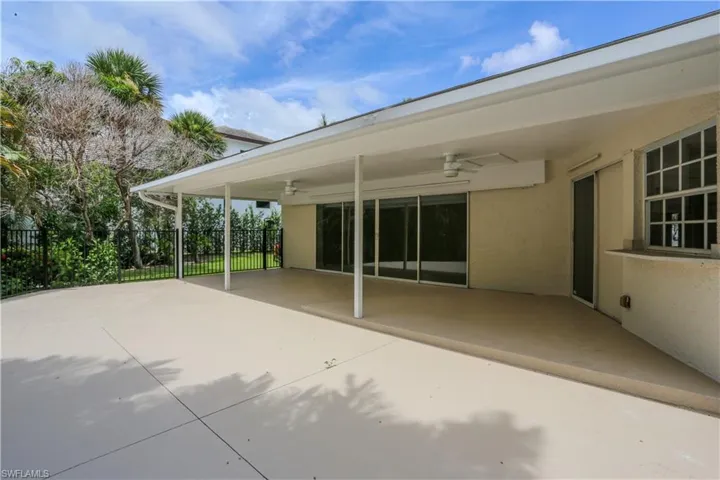 2901 Crayton Rd, Naples, Florida 34103