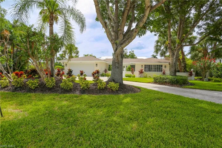 2901 Crayton Rd, Naples, Florida 34103
