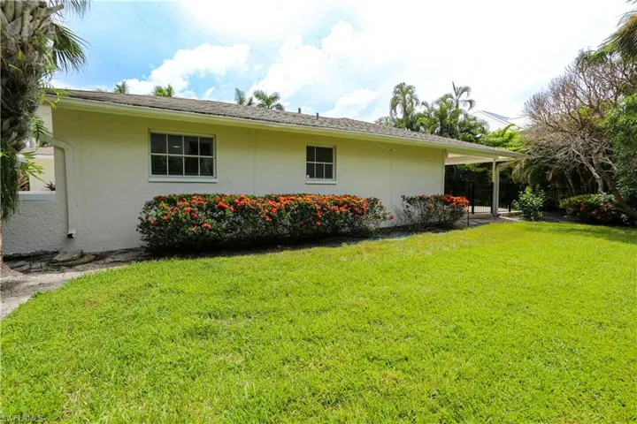 2901 Crayton Rd, Naples, Florida 34103