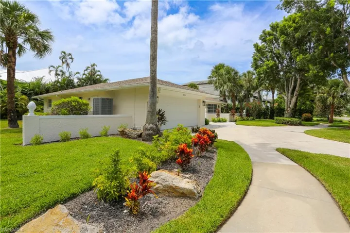 2901 Crayton Rd, Naples, Florida 34103
