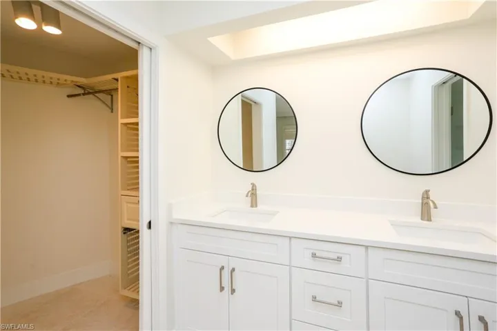 2901 Crayton Rd, Naples, Florida 34103