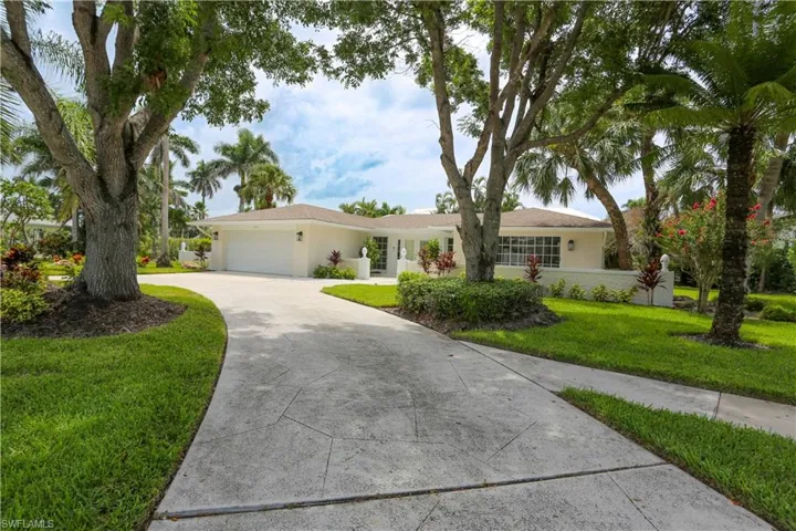 2901 Crayton Rd, Naples, Florida 34103