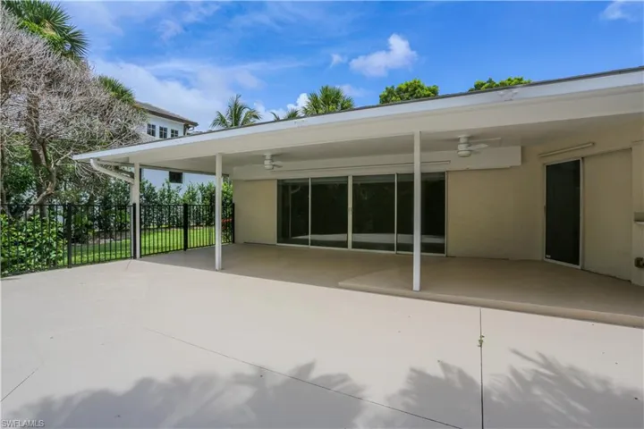 2901 Crayton Rd, Naples, Florida 34103