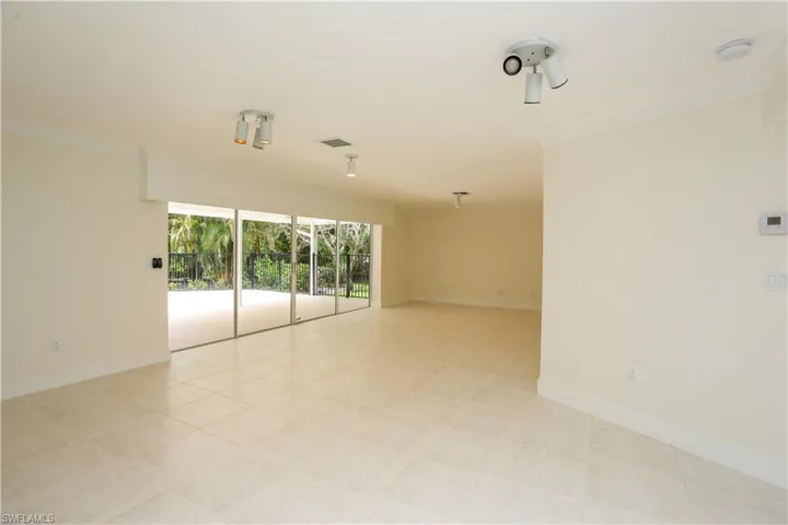 2901 Crayton Rd, Naples, Florida 34103