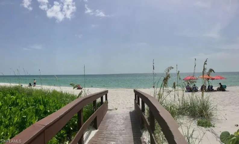 2901 Crayton Rd, Naples, Florida 34103